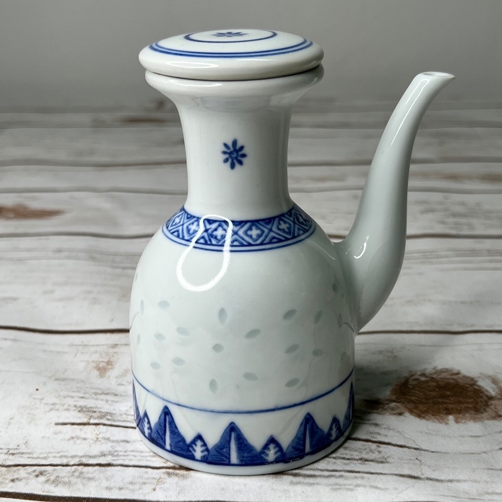 Vintage Chinese Rice Eye Blue White Porcelain Soy Sauce Decanter Bottle w/ Lid